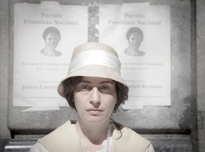 La actriz Muriel Santa Ana trabajó en las interpretaciones de Muzzilli, Lanteri, Medina Unrubia y Storni desde la impronta de energía, respiración e identidad