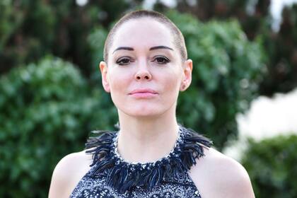 Rose McGowan, de amiga a verdugo y de allí a un pedido público de disculpas