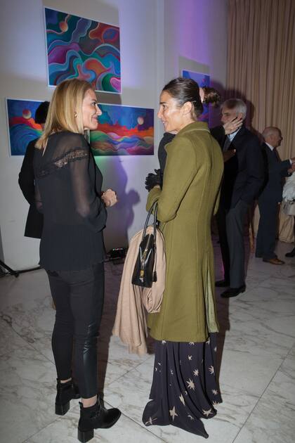 La actriz, que por estos días está filmando su última película en la provincia de Córdoba, "Recursos Humanos", celebró la muestra con la protagonista de la noche.