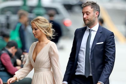 Jennifer Lawrence junto a Cooke Maroney