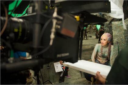 La actriz Shi Yanfei en el rodaje de Empires of the Deep