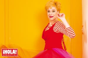 La actriz y cantante posa en su departamento de San Telmo y revela: “Aposté por una alimentación más consciente, medito y hago yoga todos los días”.