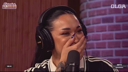 La actriz y locutora confirmó en vivo que está en pareja con el actor (Captura: OLGA)
