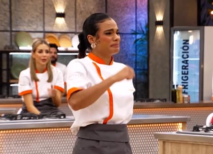 La actriz Yany Prado rompe en llanto al recordar a su natal Cuba en su platillo llamado "Corre cutu-cutú" (YouTube/Telemundo)