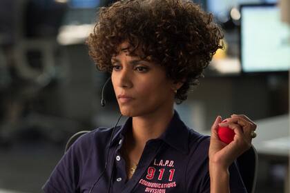 La actriz viene a presentar su nuevo film, en el que interpreta a una operadora del 911