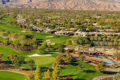 La actual residencia de Gates está situada al lado de un campo de golf