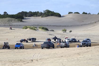 La acumulación de agua en el sector donde suelen correrse las ilegales desalienta la actividad