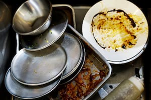 La manera más fácil de sacar las manchas de grasa de la cocina