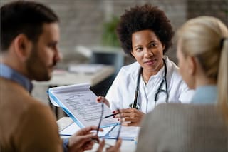 Qué inmigrantes pueden recibir Medicaid legalmente: la medida que los pone en riesgo de deportación