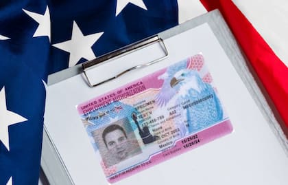 La administración Trump acortó los periodos de validez de ciertos EAD para obligar a realizar controles de seguridad con mayor frecuencia