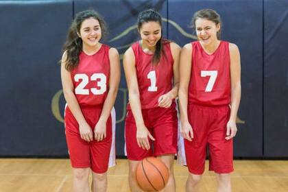 La adolescencia es la edad en la que la gente empieza a abandonar el deporte, unirse a un equipo ayudará a mantener el interés