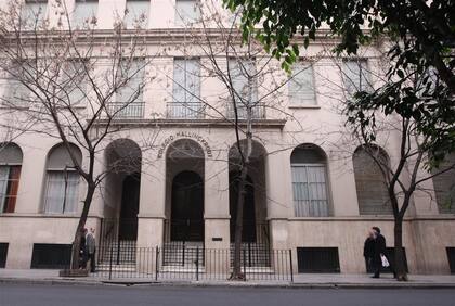 La adolescente podrá seguir estudiando en la escuela, que funciona en Juncal 1160