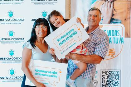 "La adopción transforma", uno de los ejes de la campaña en Córdoba.