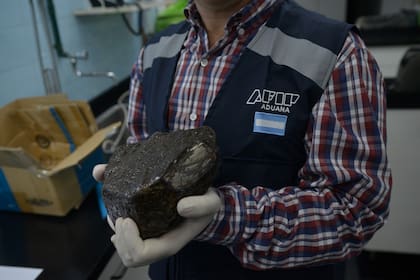 La Aduana descubrió un meteorito de contrabando.