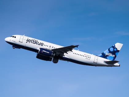 La aerolínea JetBlue confirmó que dejará sus operaciones en Miami