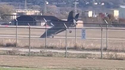 La aeronave cayó en picada e hizo un estallido, antes de que el piloto se eyectara