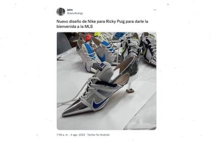 La afición del Barcelona acusa falta de compromiso de Riqui Puig