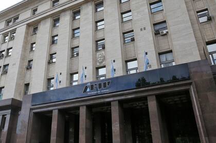 La AFIP intimó a 2500 argentinos por no declarar sus cuentas bancarias
