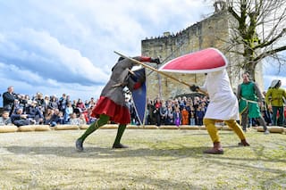 El castillo donde se reviven las luchas de la Edad Media