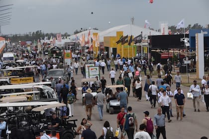 La agenda económica tendrá su propio espacio con el Foro Económico, donde participará un economista por día