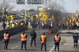 La agrupación piquetera de Raúl Castells, en un corte en Puente La Noria, hace dos semanas