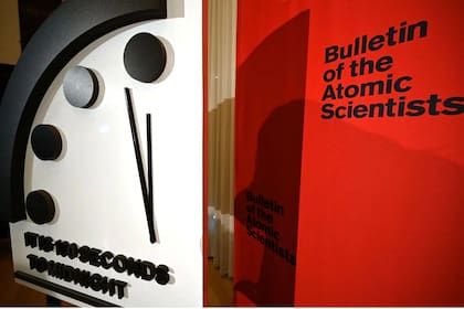 La alarmante revelación del Reloj del Fin del Mundo que preocupa a los científicos
