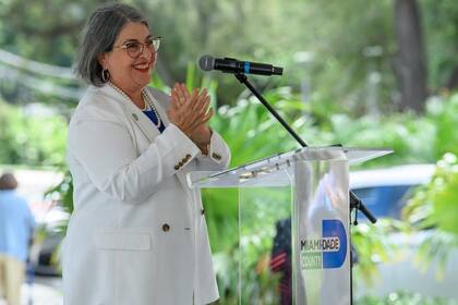La alcaldesa Daniella Levine Cava inauguró las viviendas asequibles en Miami-Dade