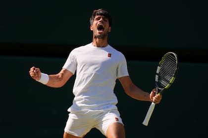La alegría de Carlos Alcaraz tras meterse en su tercera final de Wimbledon consecutiva