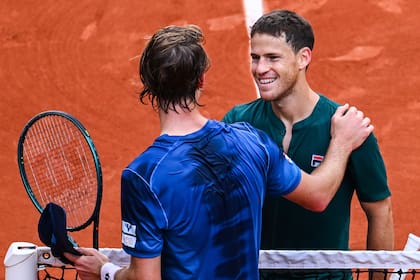 La alegría de Diego Schwartzman al derrotar a Lukas Neumayer en París
