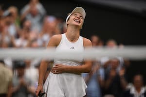 Hace 9 meses fue mamá y hoy dio la gran sorpresa en Wimbledon: venció a la número 1 y jugará las semifinales