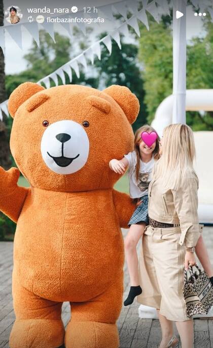 La alegría de Isabella al festejar su cumpleaños