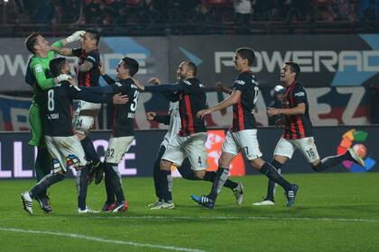 La alegría de los pibes de San Lorenzo tras el triunfo por penales