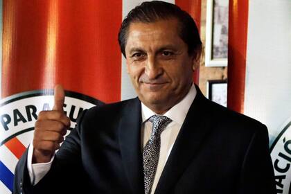 La alegría de Ramón al ser presentado como nuevo DT de Paraguay