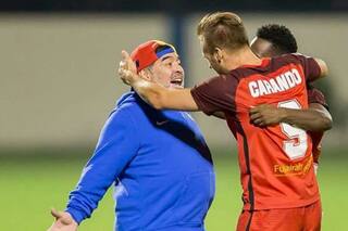 Al Fujarah, el equipo de Maradona, ganó con dos goles del argentino Carando