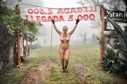 La alegría de una participante al culminar la carrera.