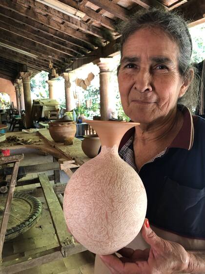 La alfarera paraguaya María Bienvenida Paez Monges