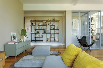 La alfombra ‘Comba’ es una creacióndel estudio Ordoñez Wenzke y el estudio de diseño Tender para El Espartano. Se trata de una exploración de las curvas, la experiencia sensorial y el contraste de colores.