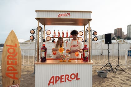 La alianza entre Dove y Aperol hace foco en el disfrute.