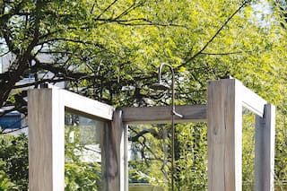 Duchas al aire libre, la alternativa para sumar frescura a tu patio, jardín o terraza