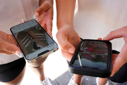 La ansiedad por no perderse nada hace que vivamos dispersos y abarrotados de datos