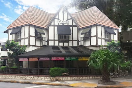 La antigua casa normanda donde se aloja La Casona de Flores tiene especialidades gourmet para agendar
