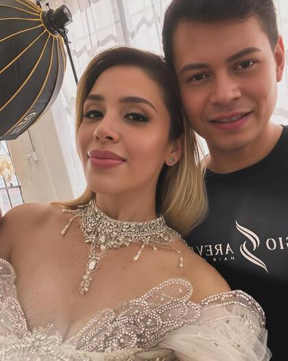 La aparición de Emma Coronel no estuvo exenta de controversias. Diversos expertos en moda expresaron su desaprobación (Imagen del Instagram oficial de Emma Coronel)
