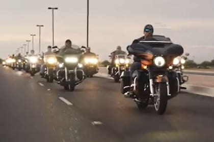 La apariencia ruda de los miembros de BACA no tiene nada que ver con su misión de compromiso con la niñez