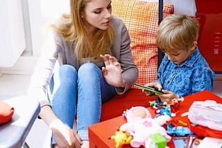 Cuánto cobran las niñeras y cuidadores de adultos en octubre