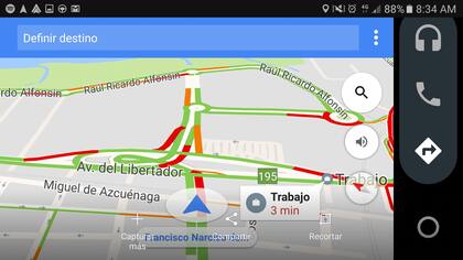 La aplicación funciona con el teléfono en posición vertical u horizontal