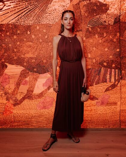 La argentina “Chufy”, Sofía Sánchez de Betak tuvo asistencia completa en los desfiles producidos por su esposo, Alex de Betak. La exdiseñadora asistió al de Dior y luego al emotivo desfile de Fendi en el Palais Brongniart.