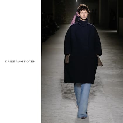 La argentina Flor Mayer en la pasarela de Dries van Noten