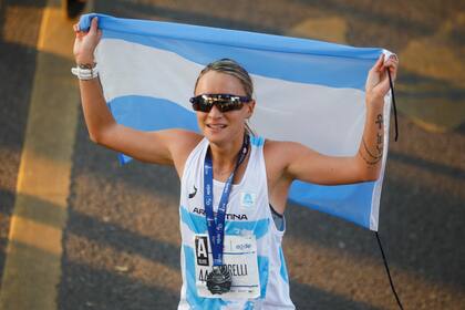 La argentina Florencia Borelli marcó un nuevo récord sudamericano de Media Maratón en la masiva competencia de Buenos Aires, de la que participaron más de 20.000 personas