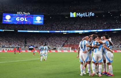 La Argentina hilvanó tres triunfos en la instancia de grupos y tiene al goleador: Lautaro Martínez