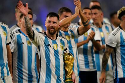 La Argentina juega hasta el próximo Mundial con el parche de campeona del mundo